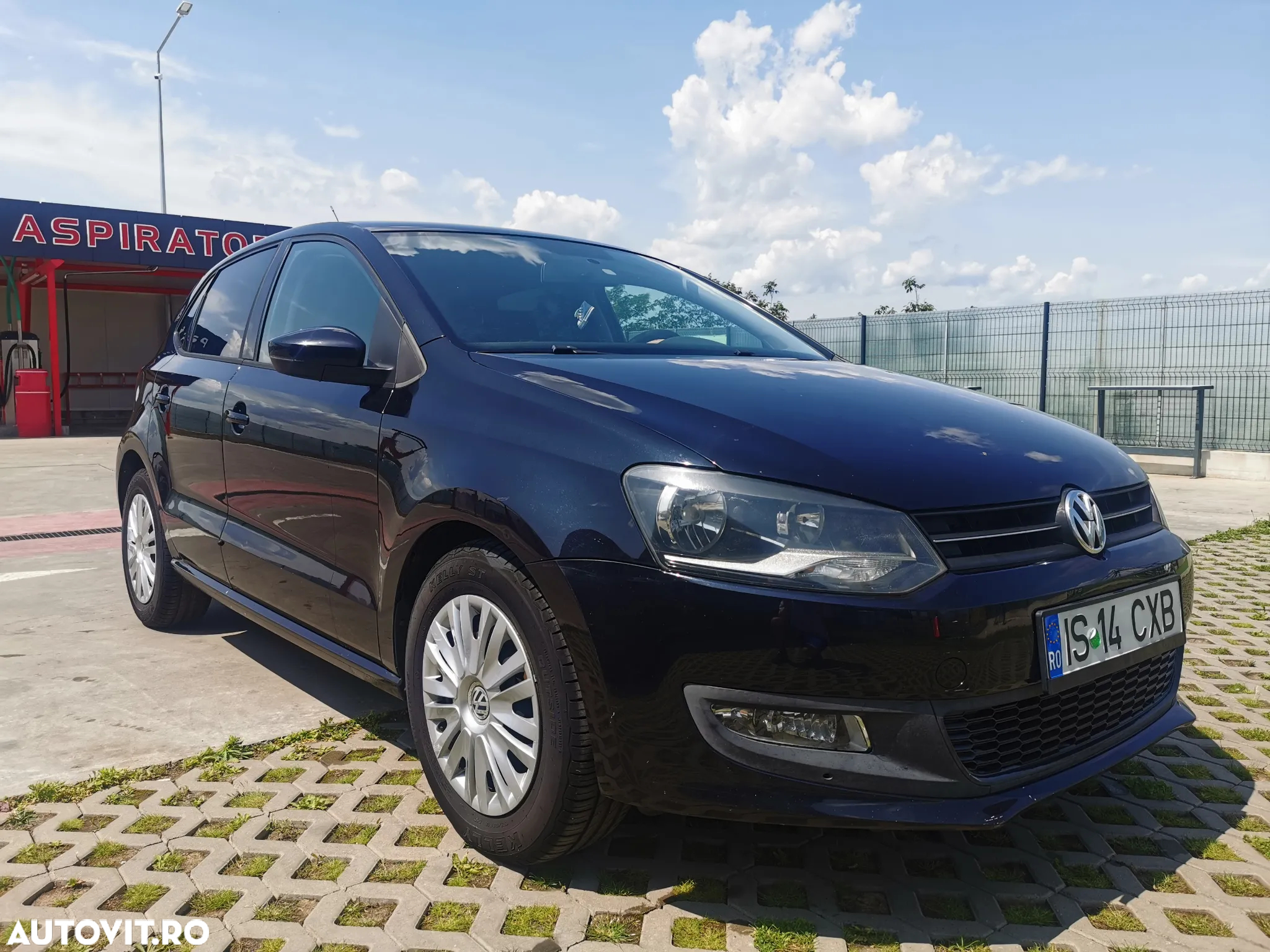 Volkswagen Polo - 2