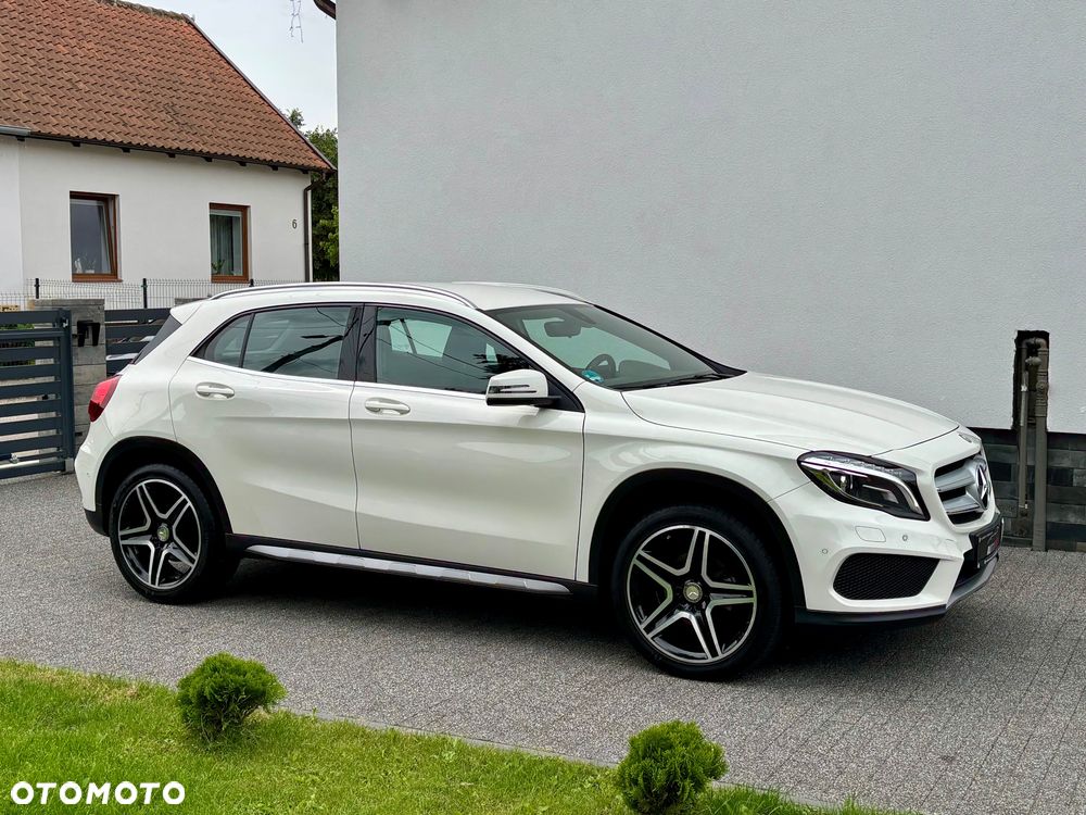 Mercedes-Benz GLA 180 AMG Line - 19