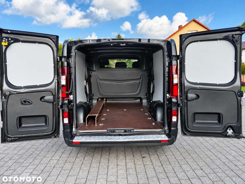 Renault Doka 6-0sobowy Long Perfekcyjny stan - 24