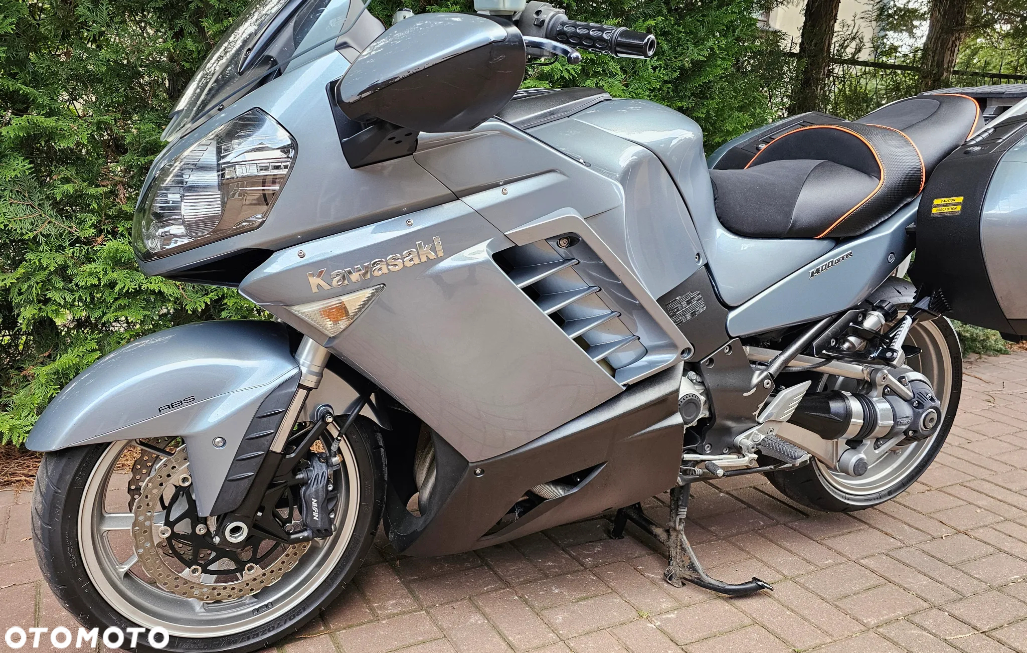 Kawasaki GTR - 16