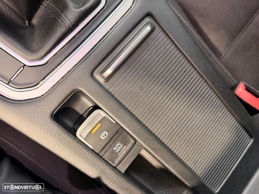 VW Passat Variant 1.6 TDI BlueMotion - 28