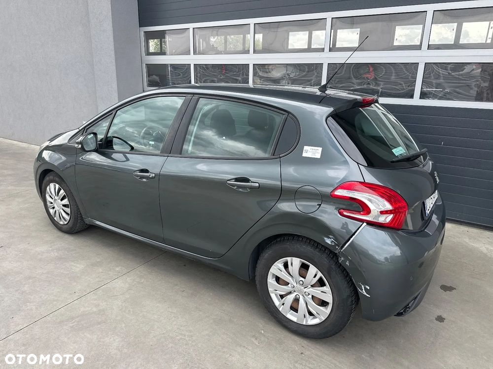 Peugeot 208 - 3