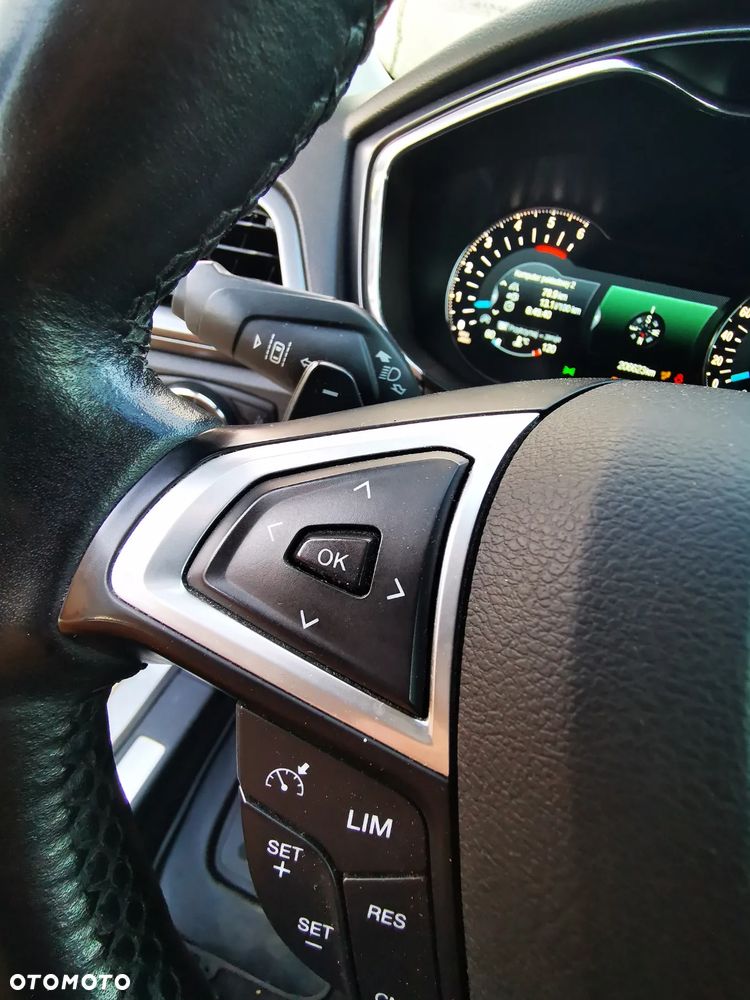 Ford Mondeo Turnier 2.0 TDCi Start-Stopp PowerShift-Aut Titanium - 19