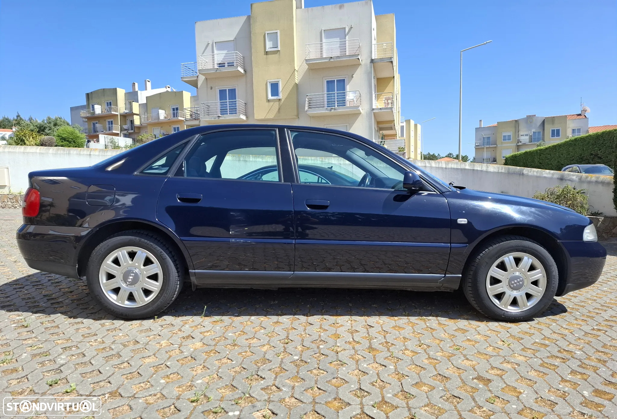 Audi A4 1.9 TDI Attraction - 4
