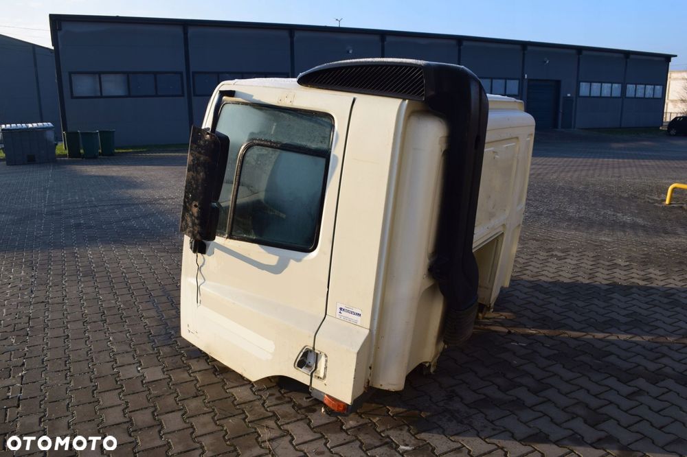 SZKIELET KABINA DZIENNA WRAZ Z DRZWIAMI DAF CF - 3