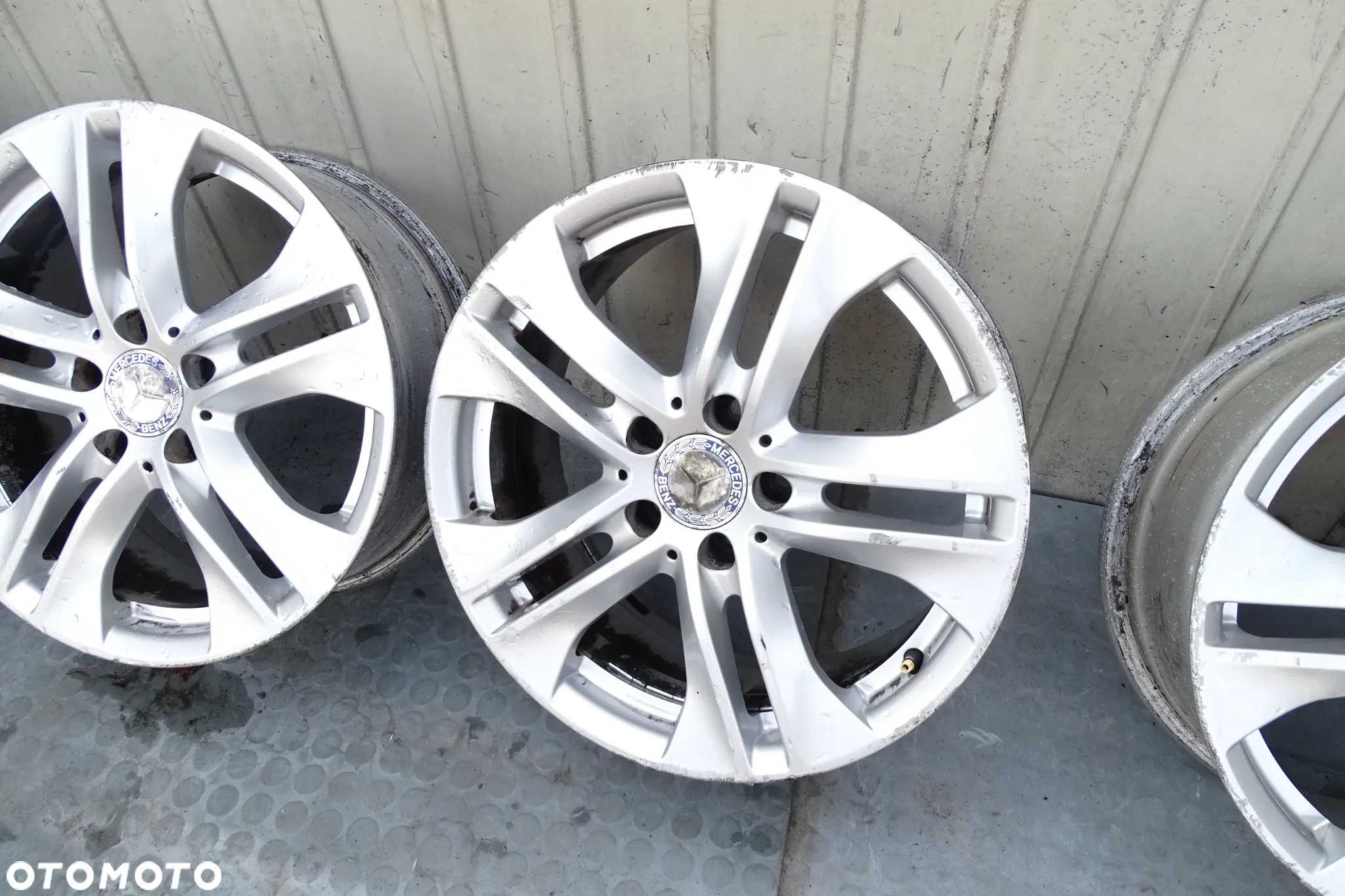 Mercedes-Benz W207 E klasa felgi Aluminiowe  7,5jx17" ET45 5x112 A2074010602 - 2