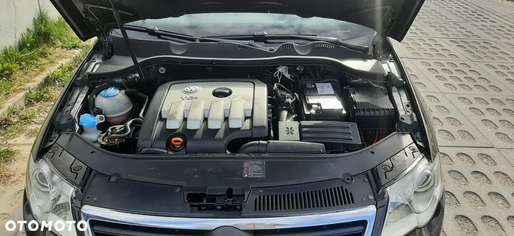 Volkswagen Passat Variant 2.0 TDI DPF Exclusive - 13