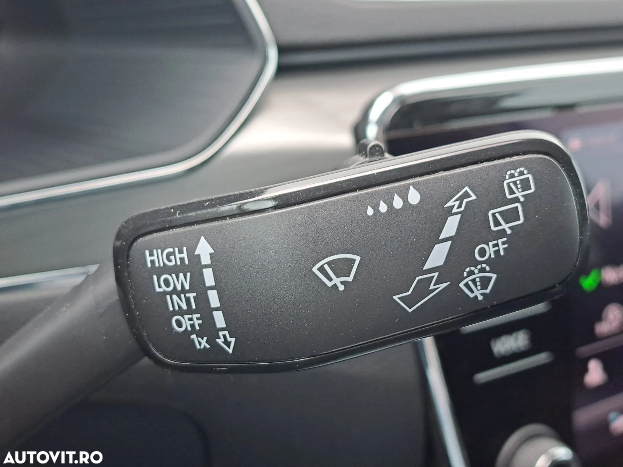 Skoda Superb Combi 2.0 TDI 4X4 DSG Scout - 24