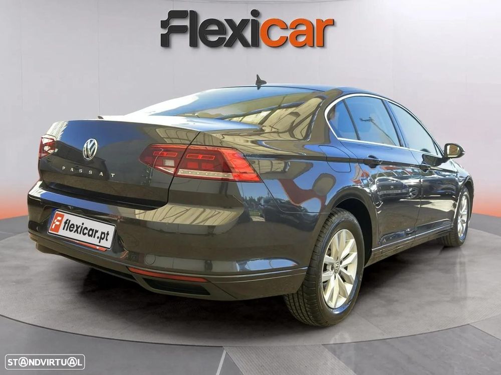 VW Passat 1.6 TDI Business DSG - 7
