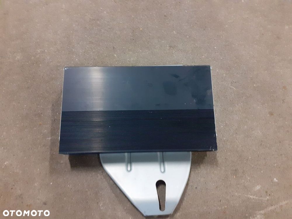 WZMACNIACZ AUDIO JEEP GRAND CHEROKEE WK2 LIFT - 1