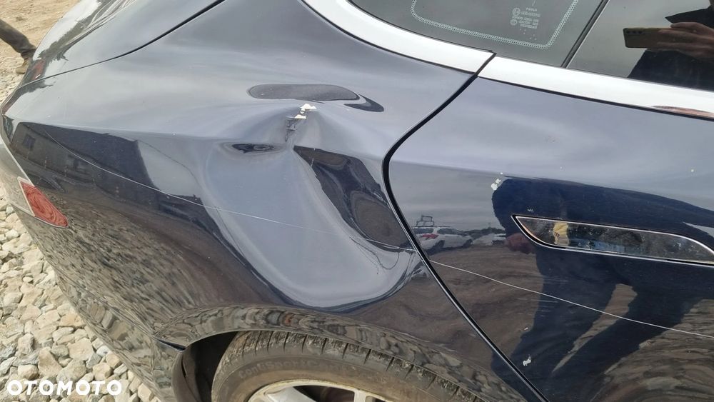 Tesla Model S 85 - 24