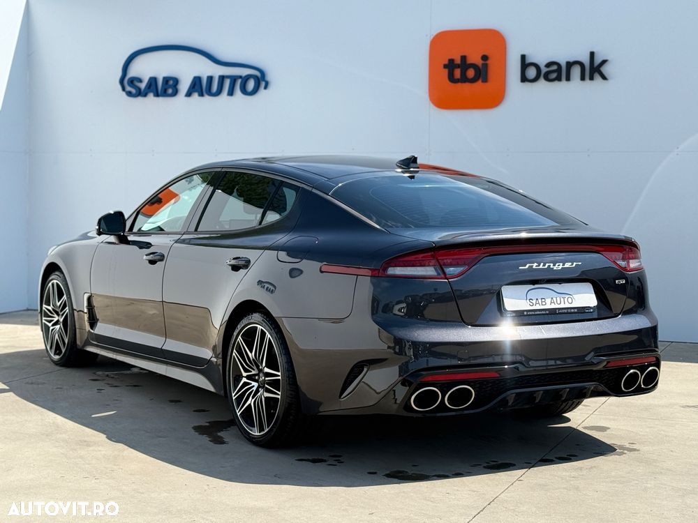 Kia Stinger 3.3 T-GDI 8AT AWD GT - 32
