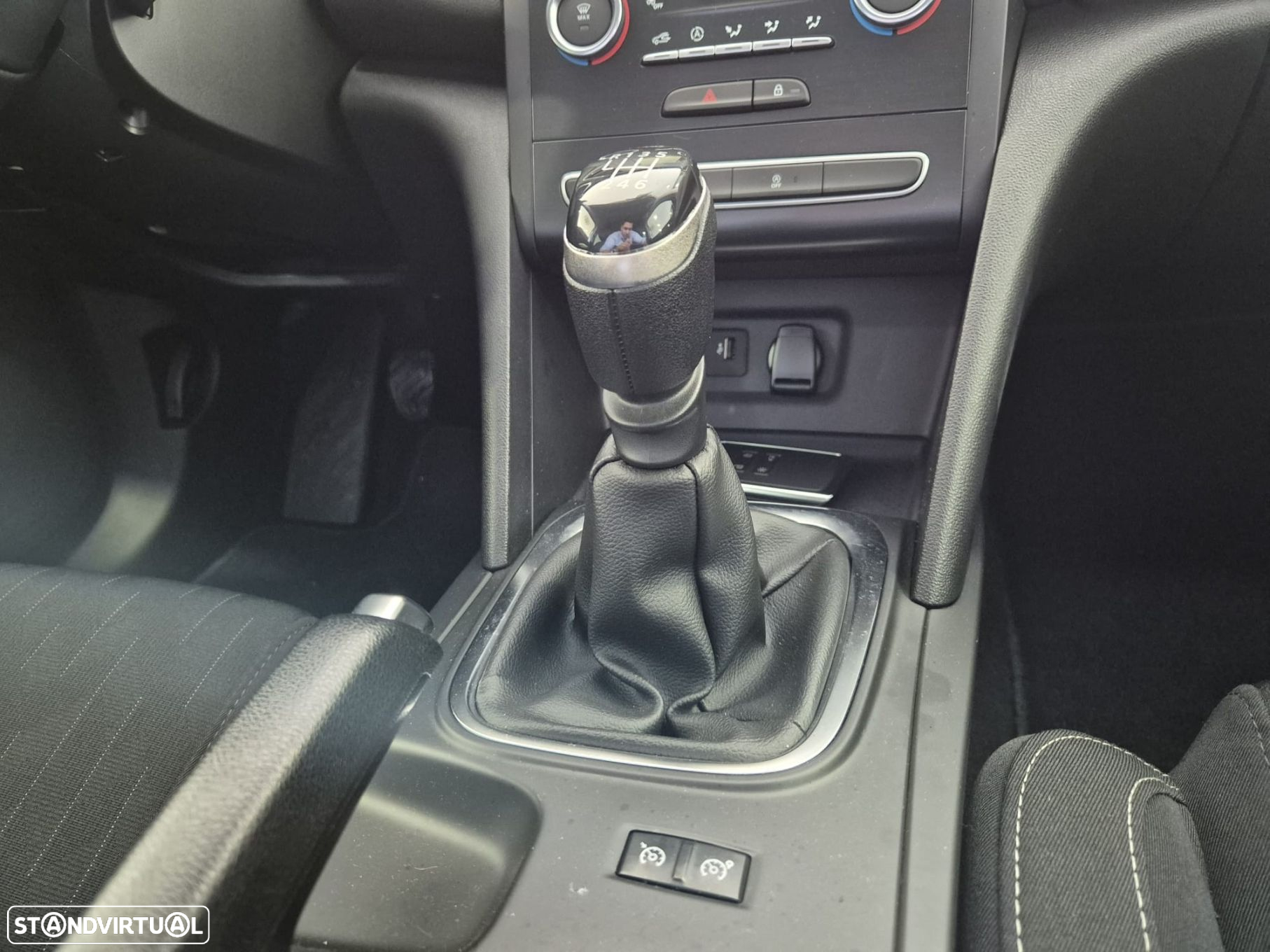 Renault Mégane Sport Tourer 1.5 Blue dCi Limited - 11