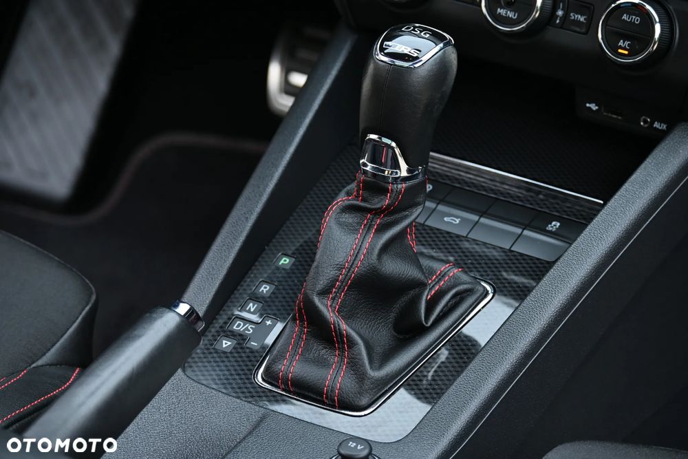 Skoda Octavia ver-2-0-tdi-scr-rs-dsg - 23