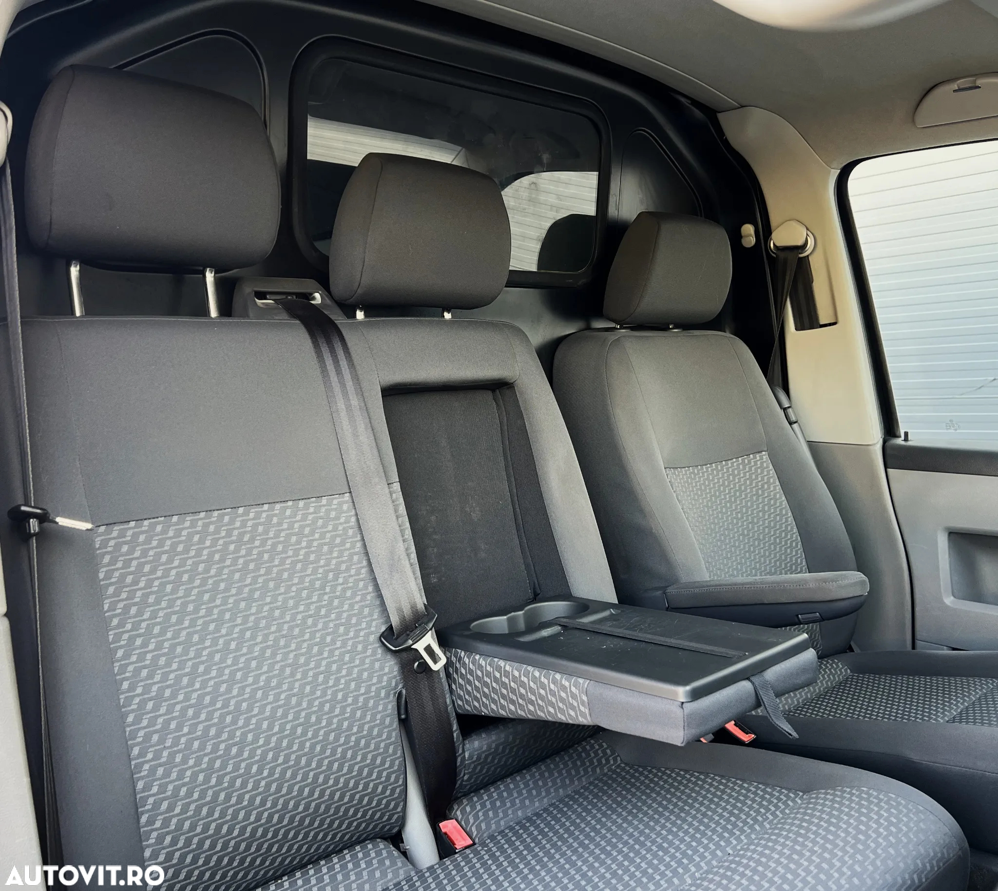 Volkswagen Transporter - 9