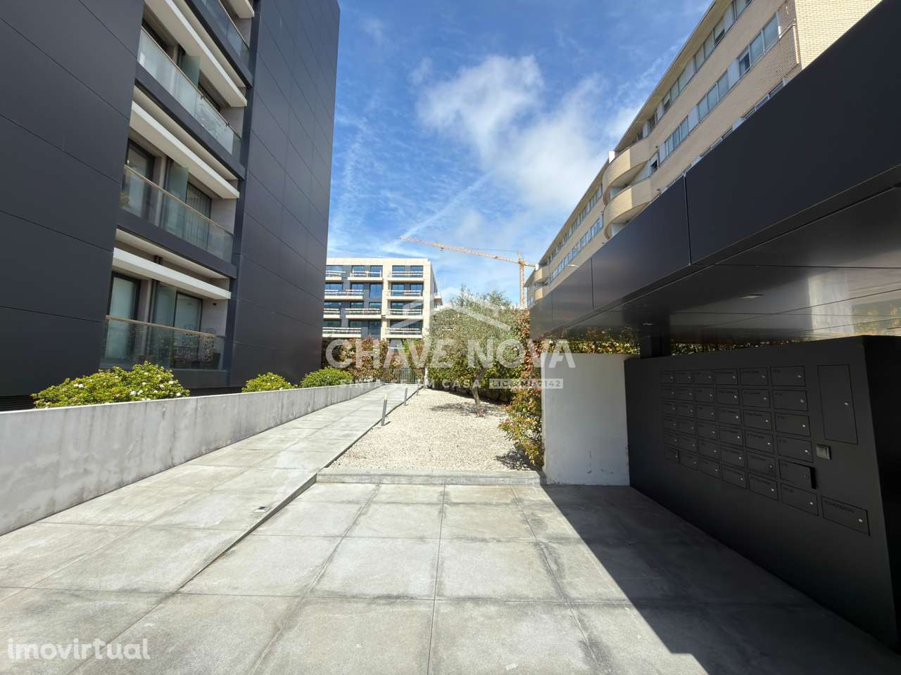 T4 c/ Garagem Fechada para 3 viaturas em Santa Marinha (Gaiashopping) - Grande imagem: 5/39