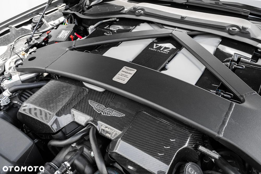 Aston Martin Vanquish - 17