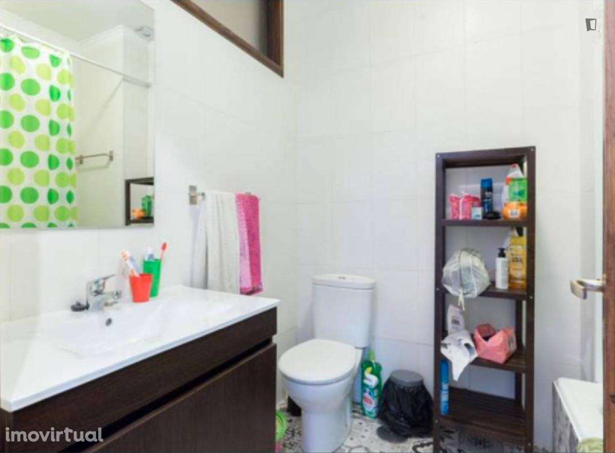 Quarto - localizado em Paranhos Porto - Grande imagem: 3/18