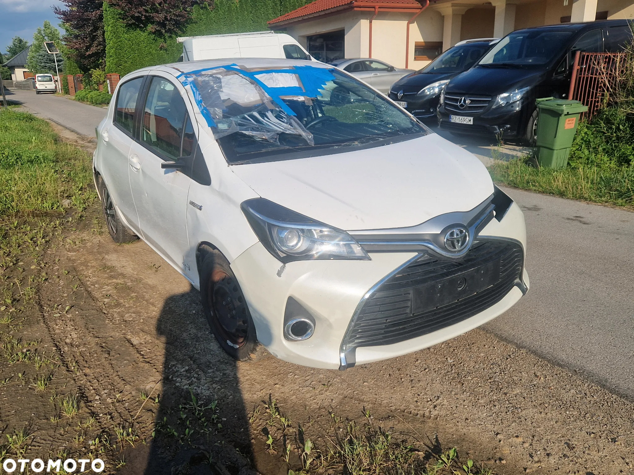 Toyota Yaris Hybrid 100 Active - 3