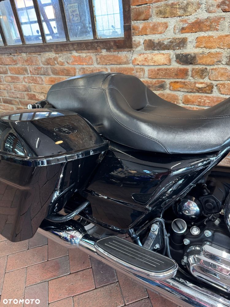 Harley-Davidson Touring Road Glide - 8