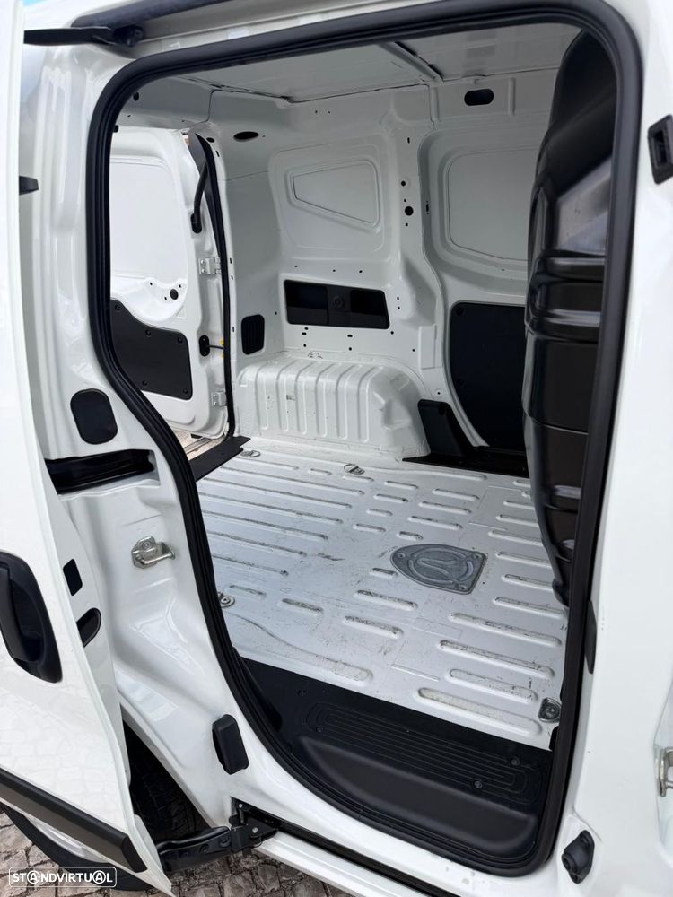 Fiat Fiorino 1.3 M-jet SX - 10