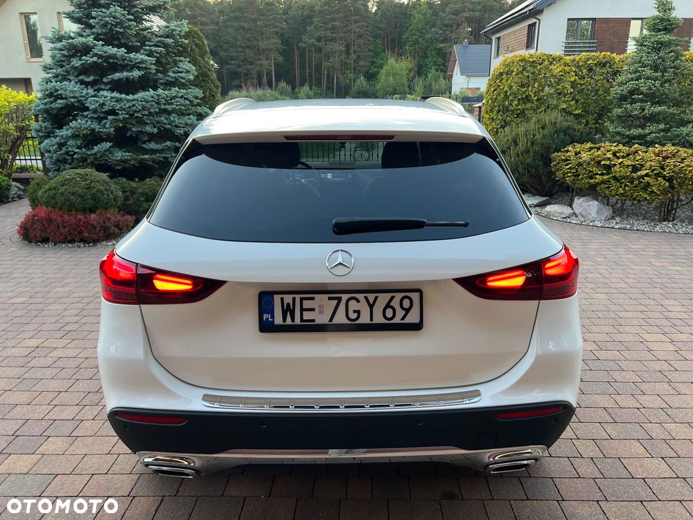 Mercedes-Benz GLA 220 d 4Matic 8G-DCT - 15