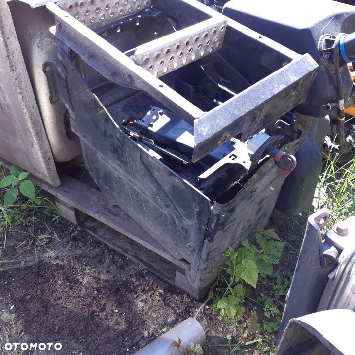 Skrzynka akumulatorowa man tgx tgs waska e6 euro 6 pionowa - 3