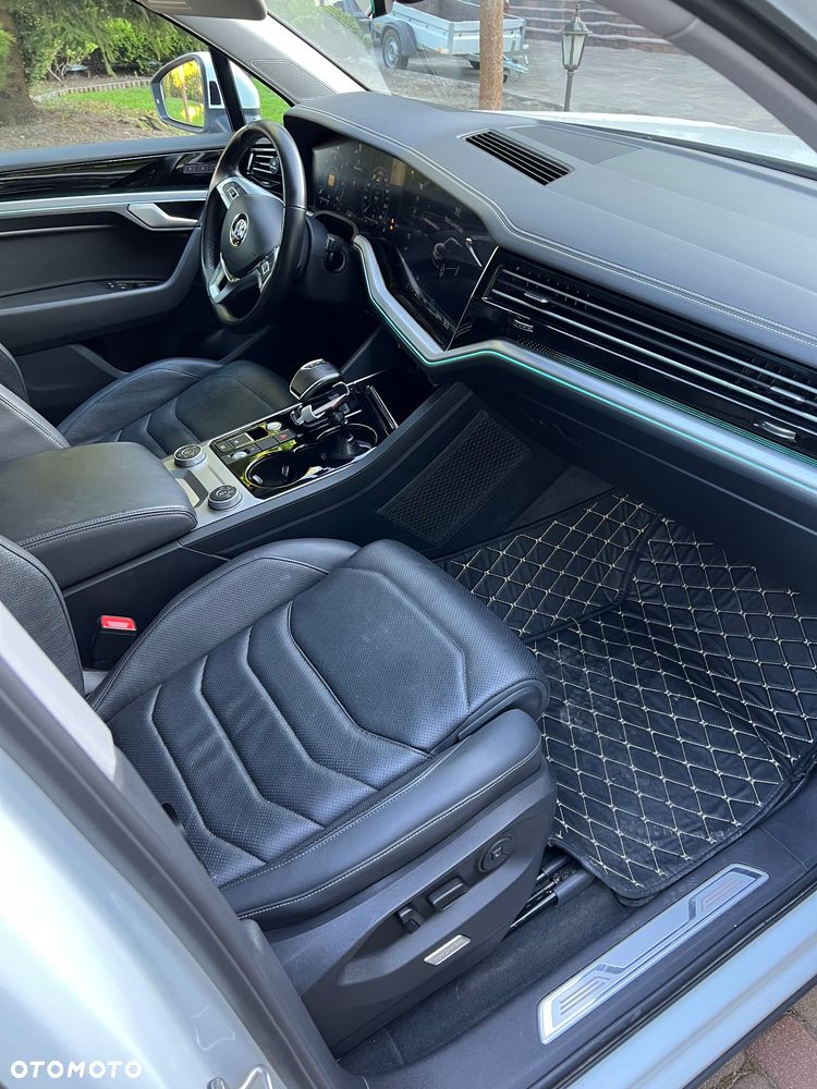 Volkswagen Touareg - 23