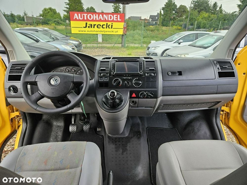 Volkswagen Caravelle - 12