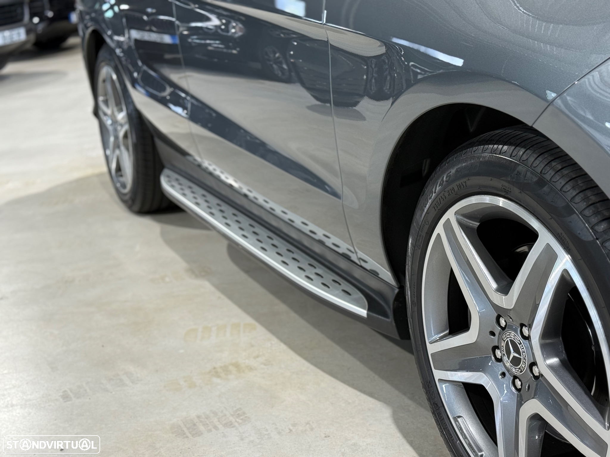 Mercedes-Benz GLE 350 d 4Matic 9G-TRONIC AMG Line - 14