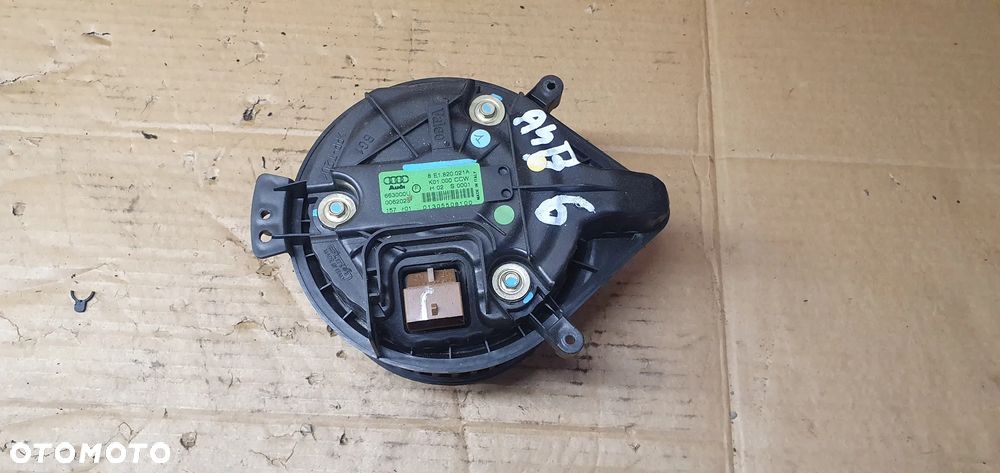 Wentylator silnik dmuchawy nagrzewnicy Audi A4 B6 8E1820021A - 1