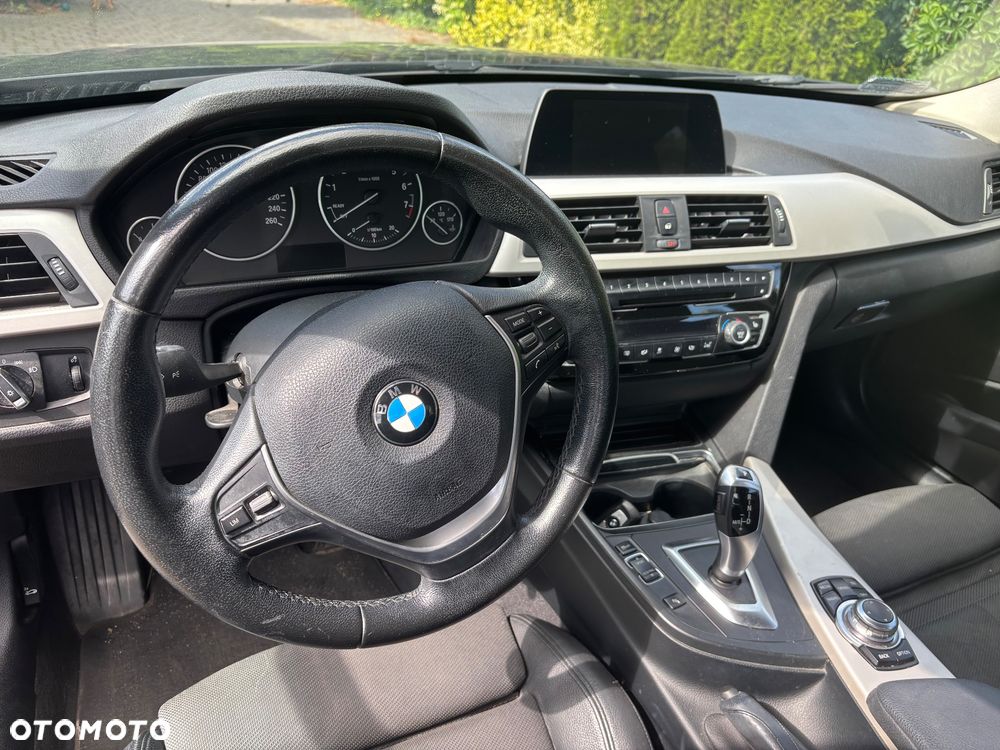 BMW Seria 3 318i - 8