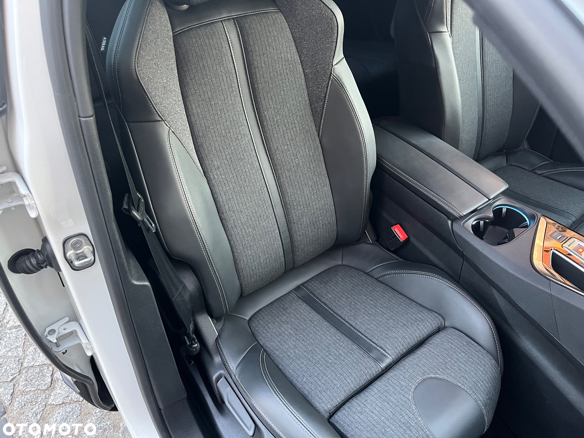 Peugeot 5008 PureTech 180 EAT8 Stop & Start GT - 20