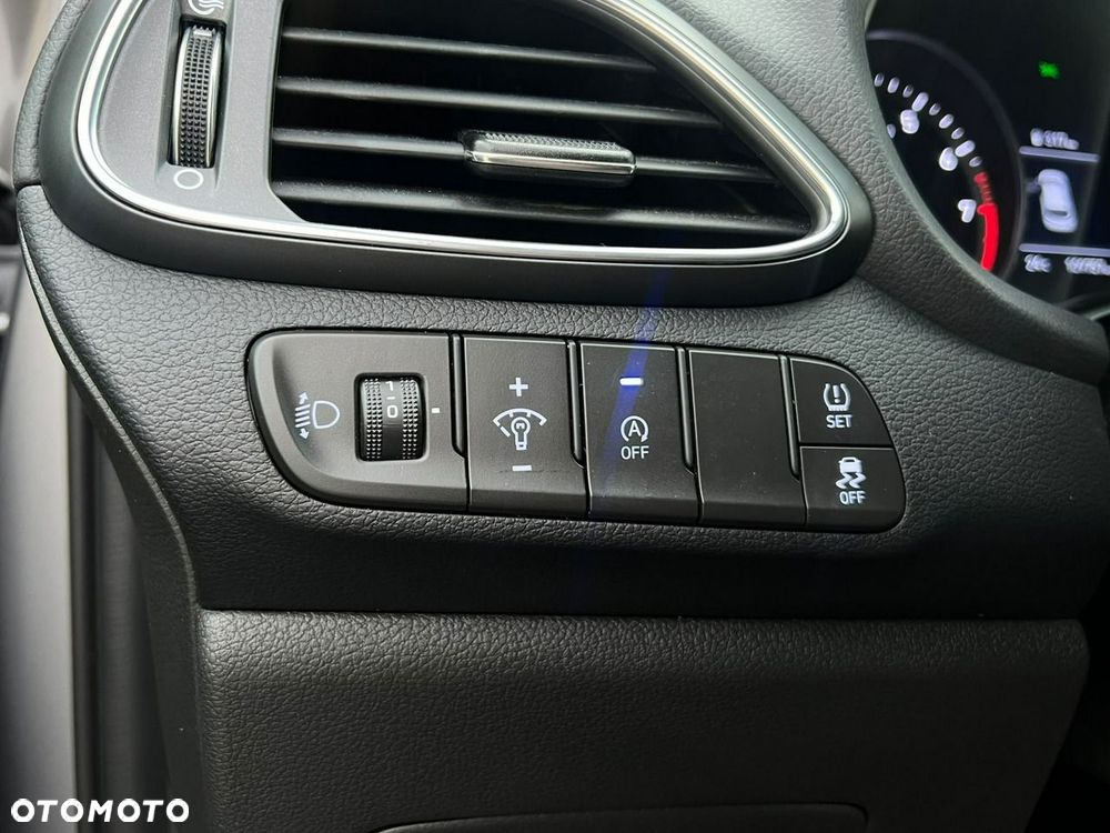 Hyundai i30 1.5 DPI Modern - 23