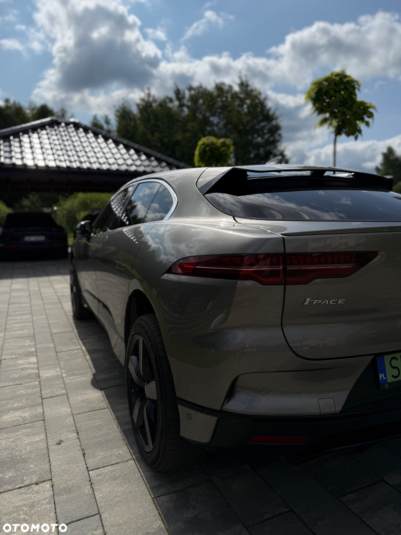 Jaguar I-Pace EV400 90kWh AWD R-Dynamic HSE - 23