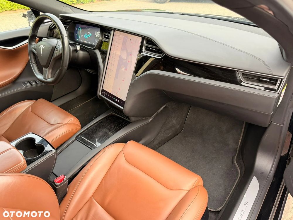 Tesla Model S Long Range Plus - 8