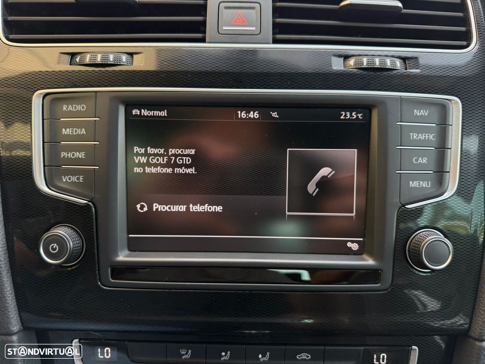VW Golf 2.0 TDI GTD DSG - 32