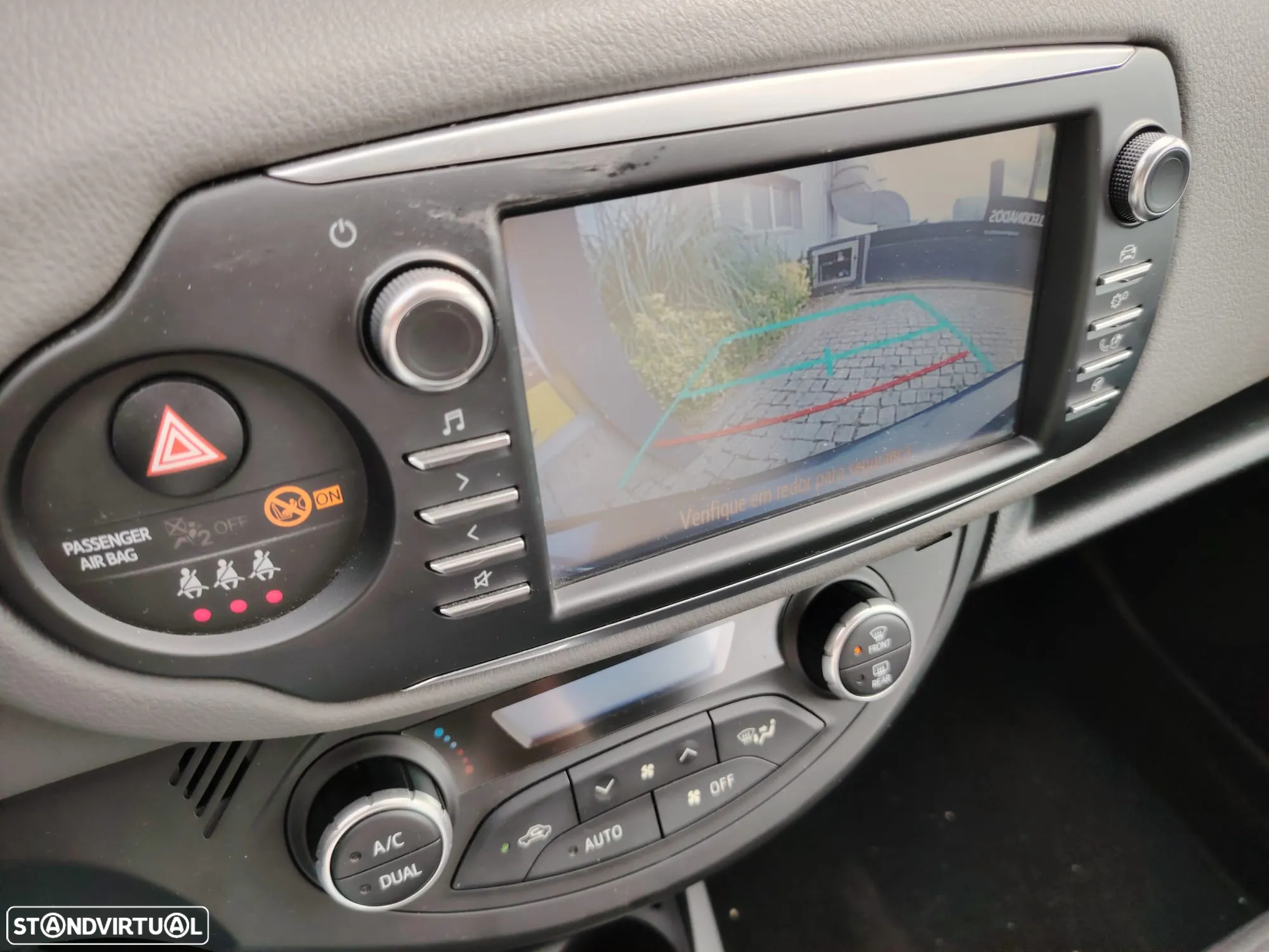 Toyota Yaris 1.5 HSD Comfort+P.Style - 13