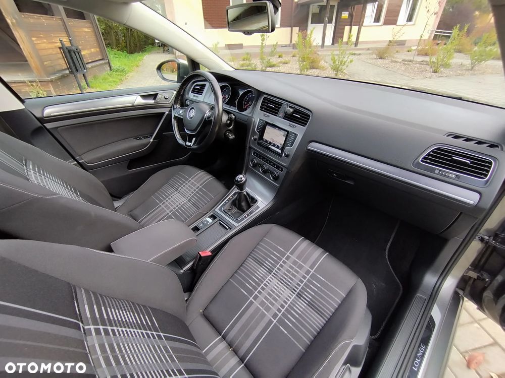 Volkswagen Golf - 10