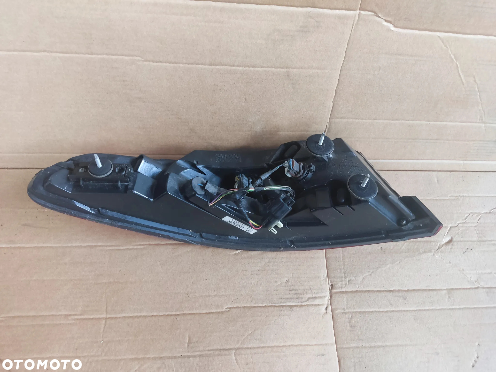 LAMPA PRAWA TYLNA JAGUAR XF 250 - 3