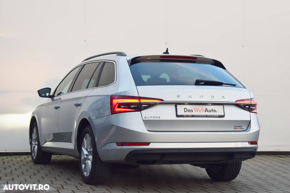 Skoda Superb Combi 2.0 TDI DSG Ambition - 4