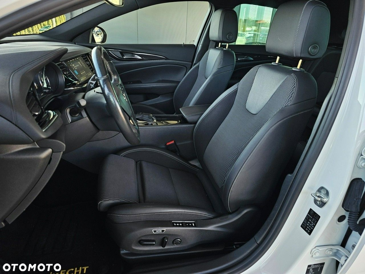 Opel Insignia - 26