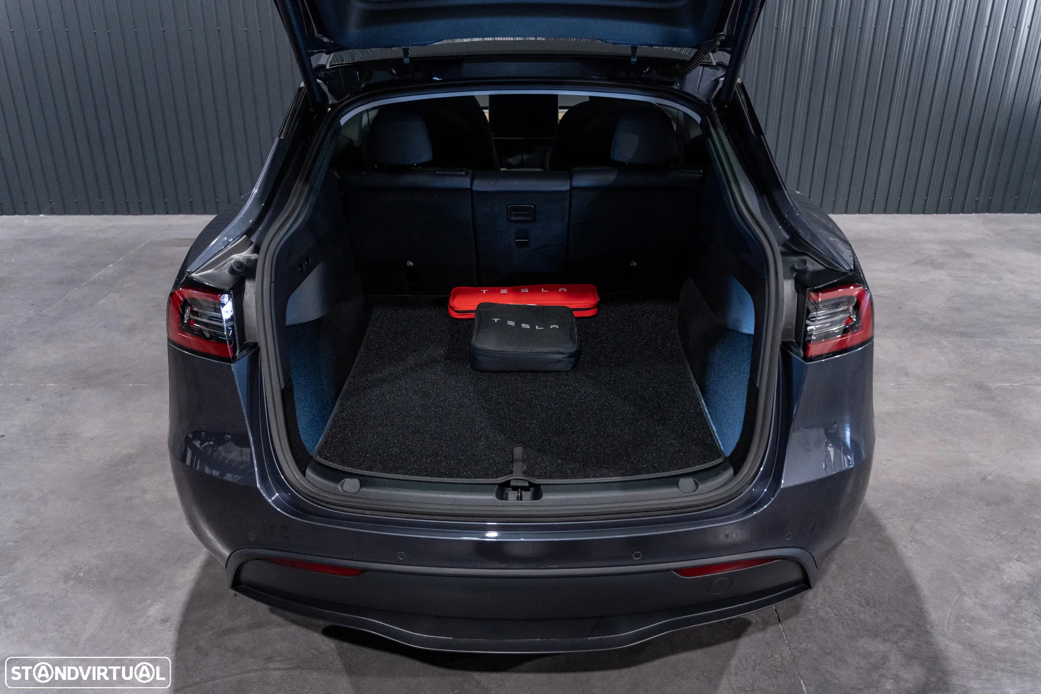 Tesla Model Y Long Range Dual Motor AWD - 55