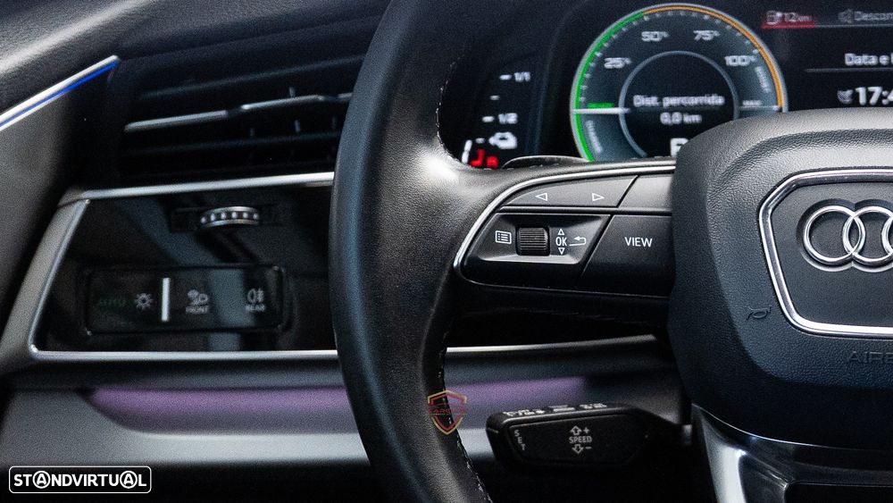 Audi Q7 55 TFSIe quattro Tiptronic - 24