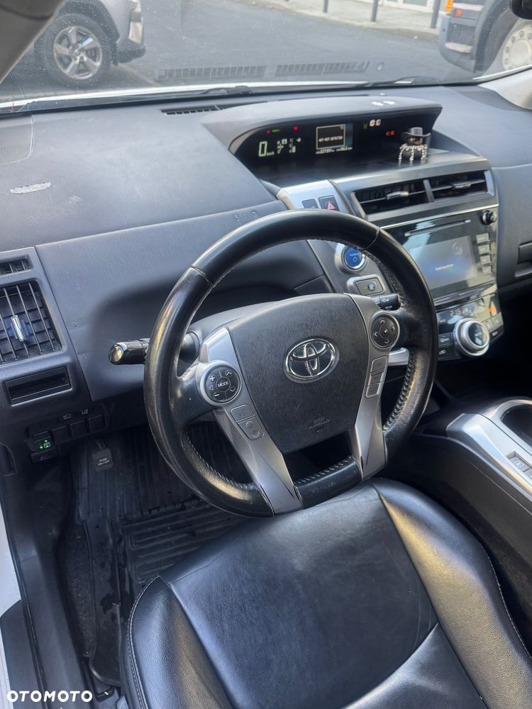 Toyota Prius 2018 photo 2