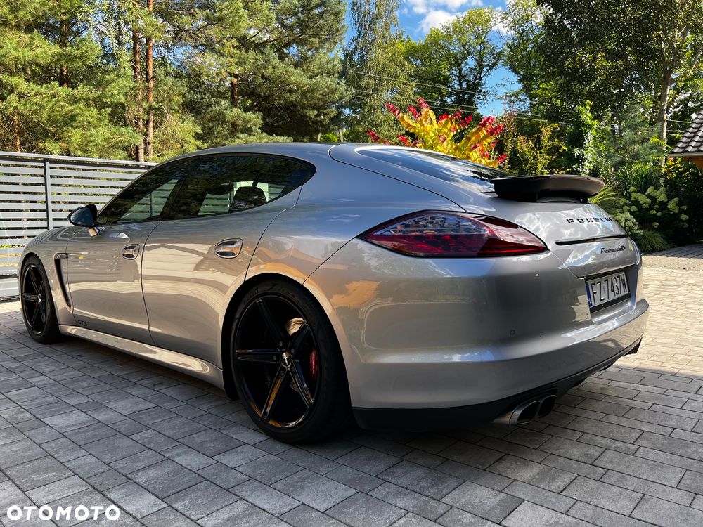 Porsche Panamera 4S - 4