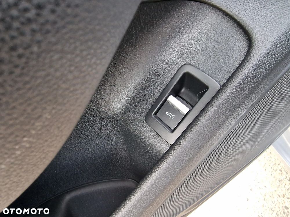 Audi A4 Avant 2.0 TDI S tronic - 23