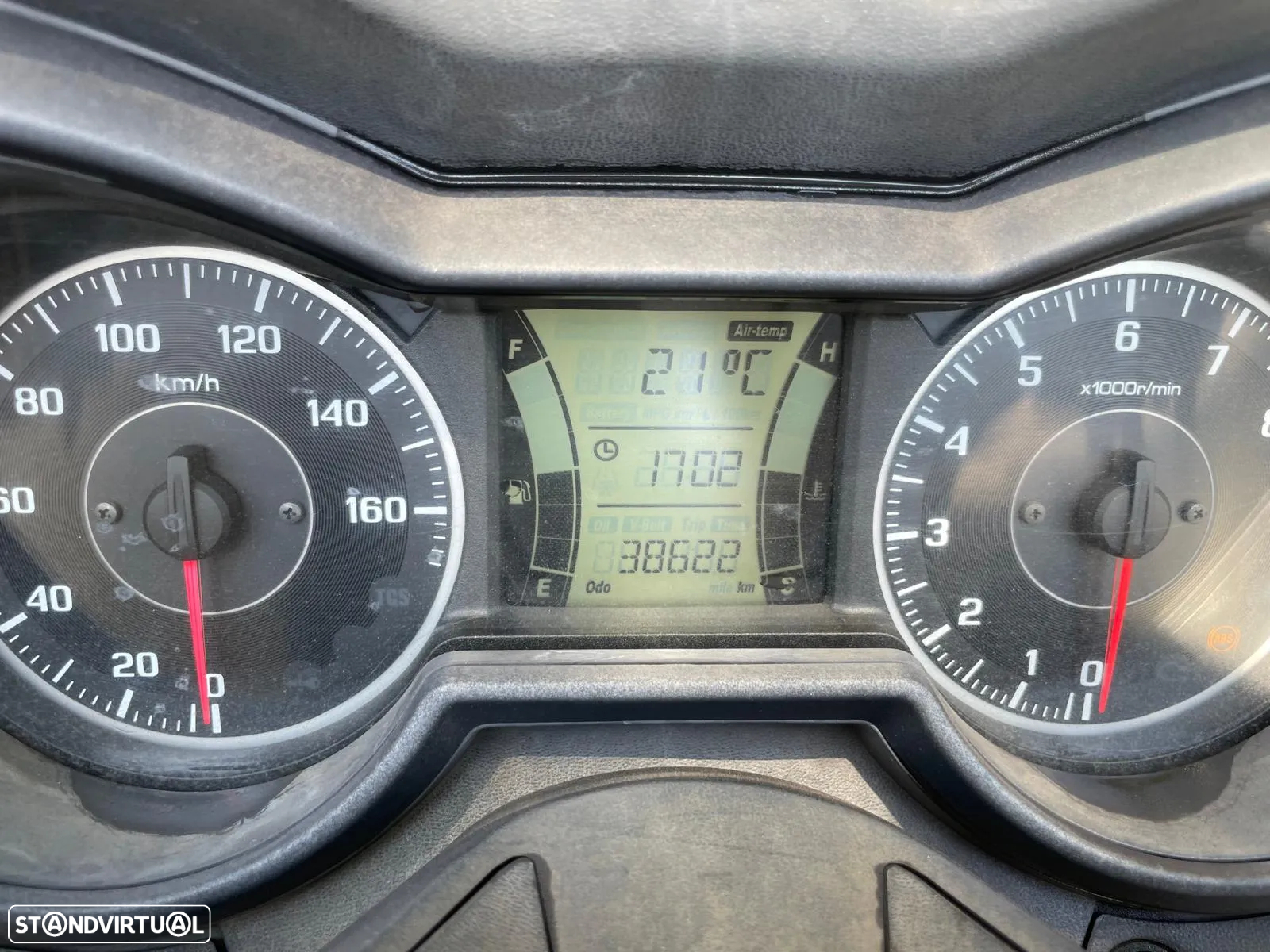 Yamaha X-Max 300 ABS - 8