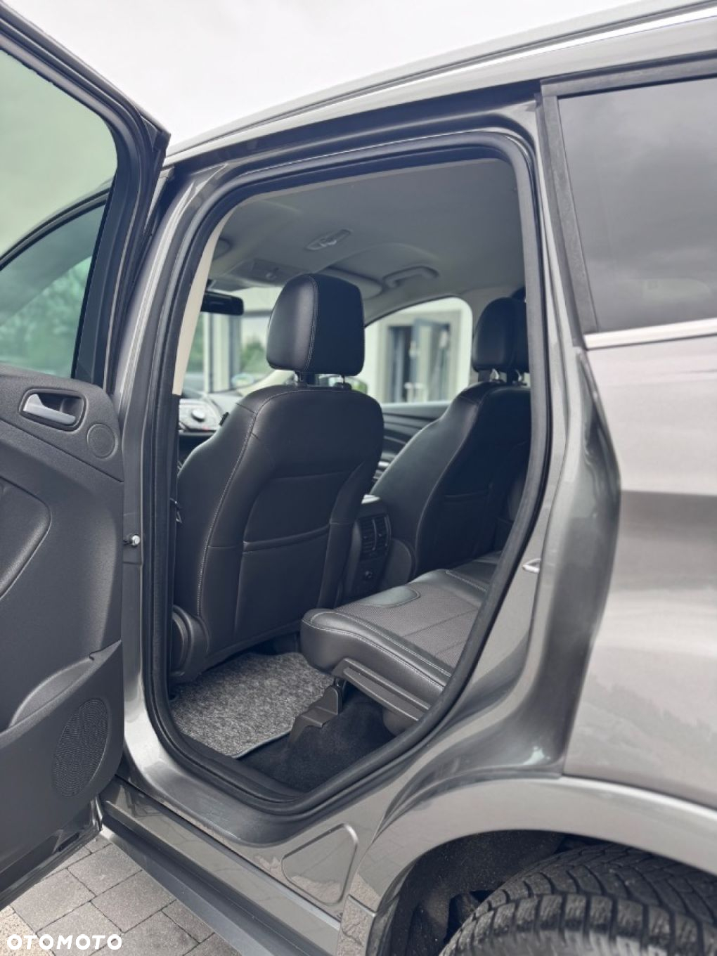 Ford Kuga - 32