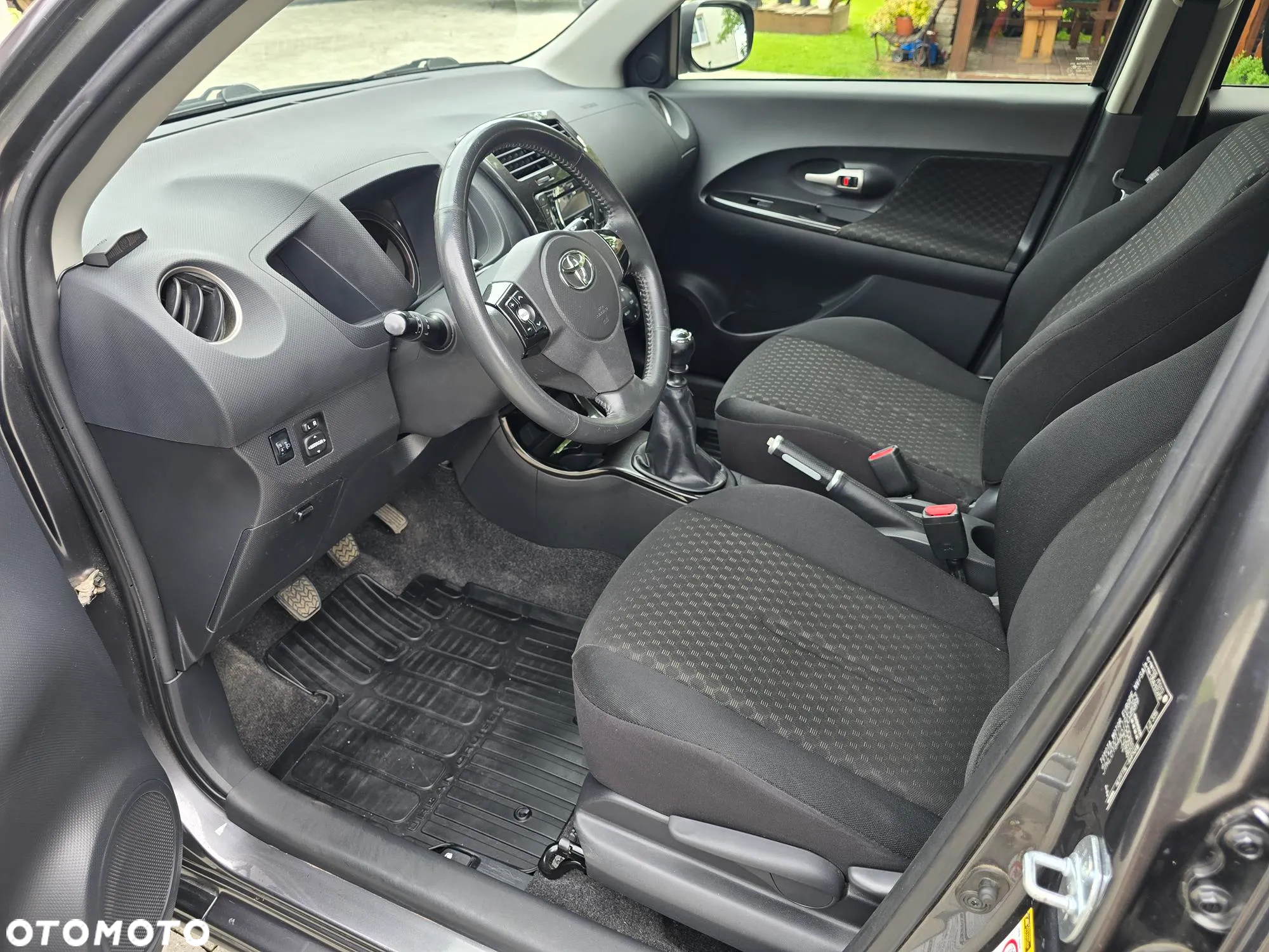 Toyota Corolla Verso - 10